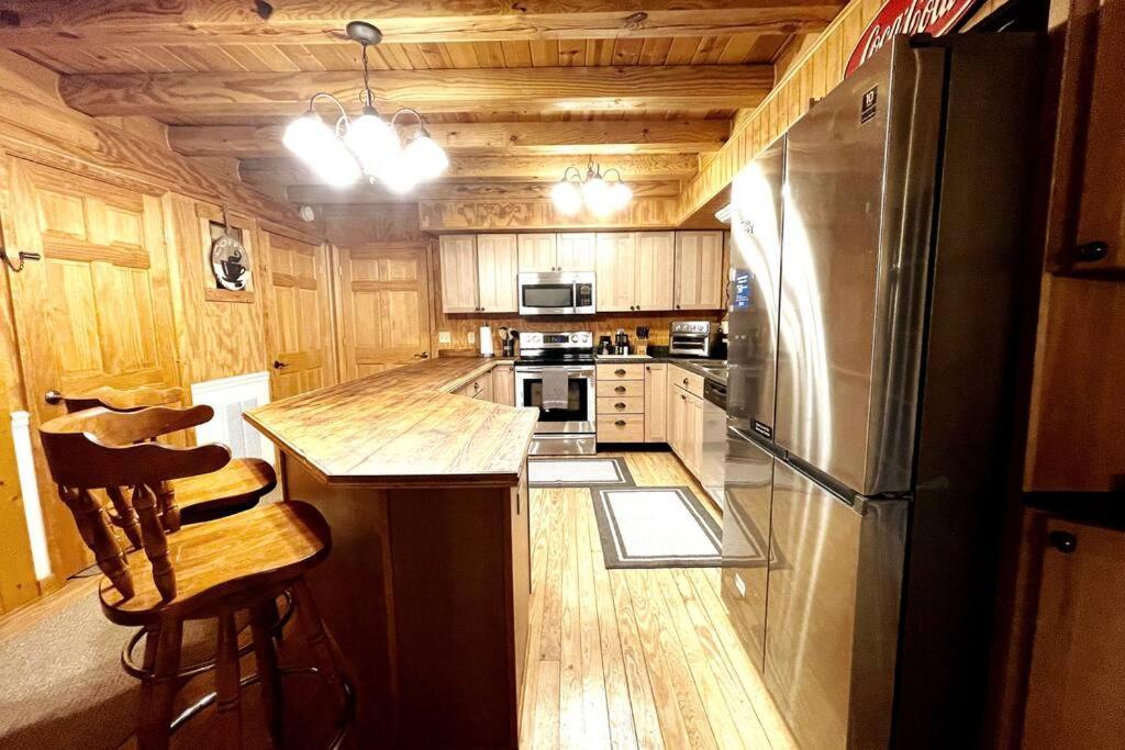 One Of A Kind Rustic Log Cabin Near Bryce Resort - Large Game Room - Fire Pit - Large Deck - Bbq Basye Exterior photo